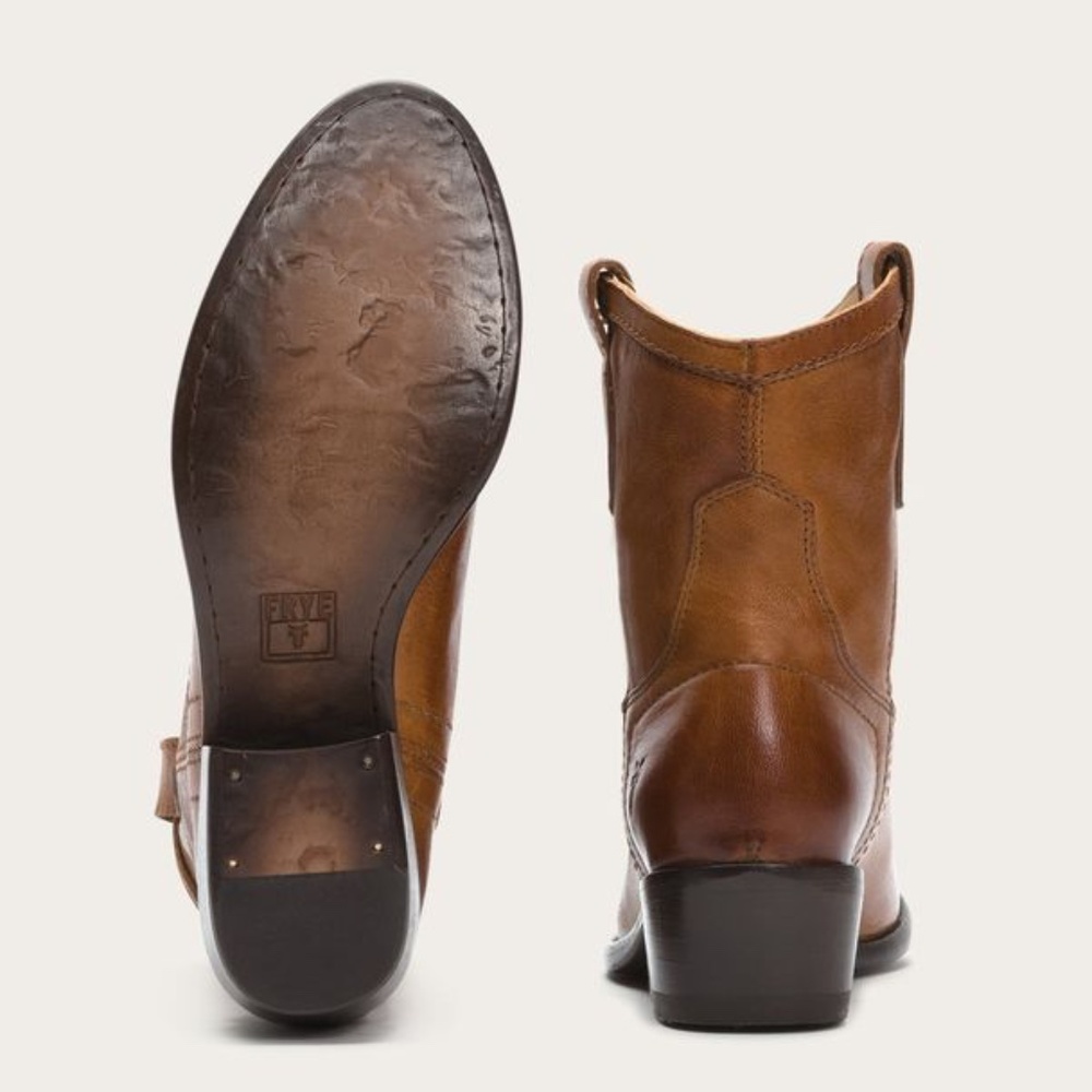 Frye Carson Shortie Cognac Ankle Boots - Worn Once for an Hour w/ Tags in Box - Picture 2 of 16